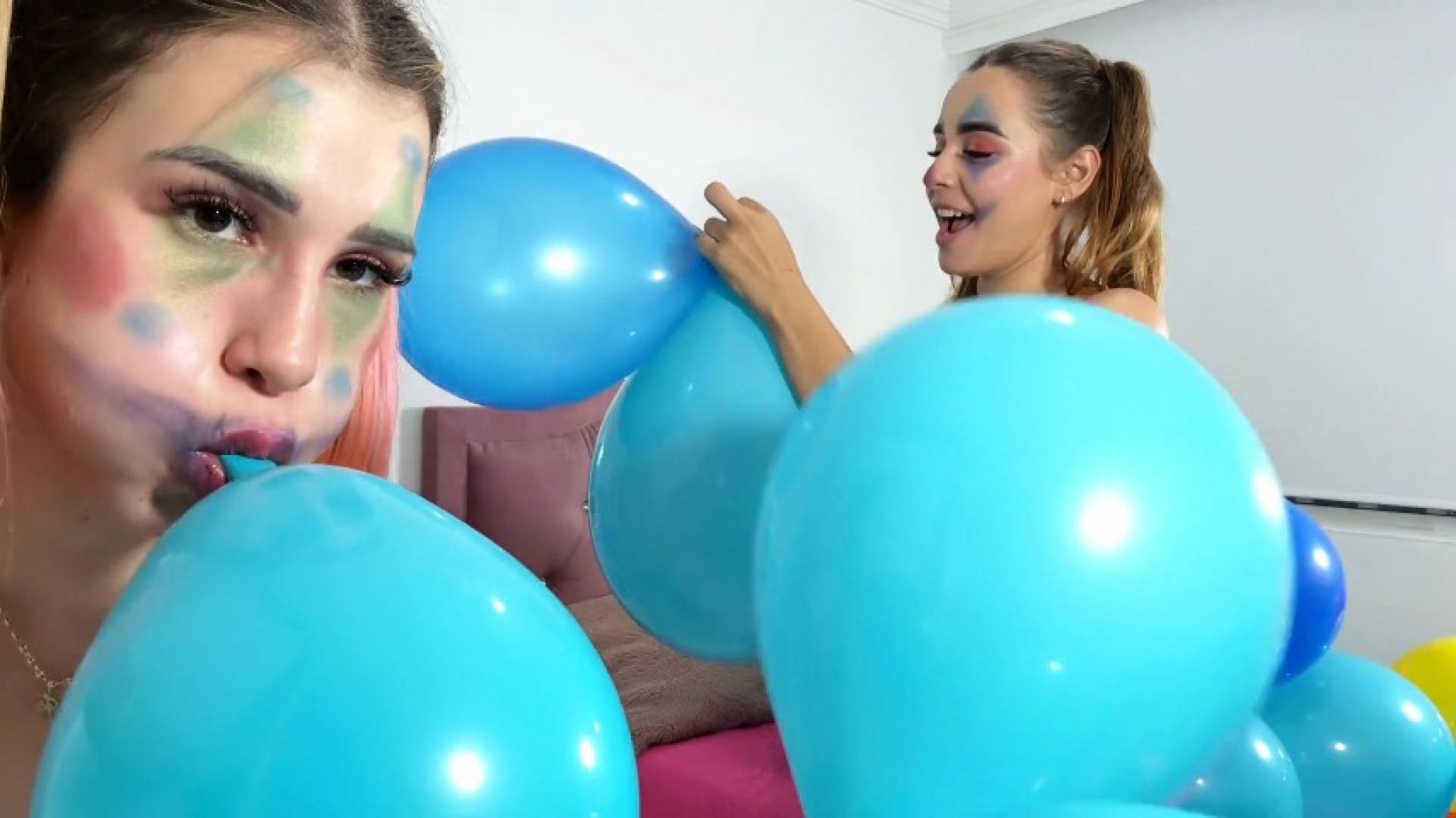 YuyisRincon Let S Blow Up Naked Balloons ManyVids