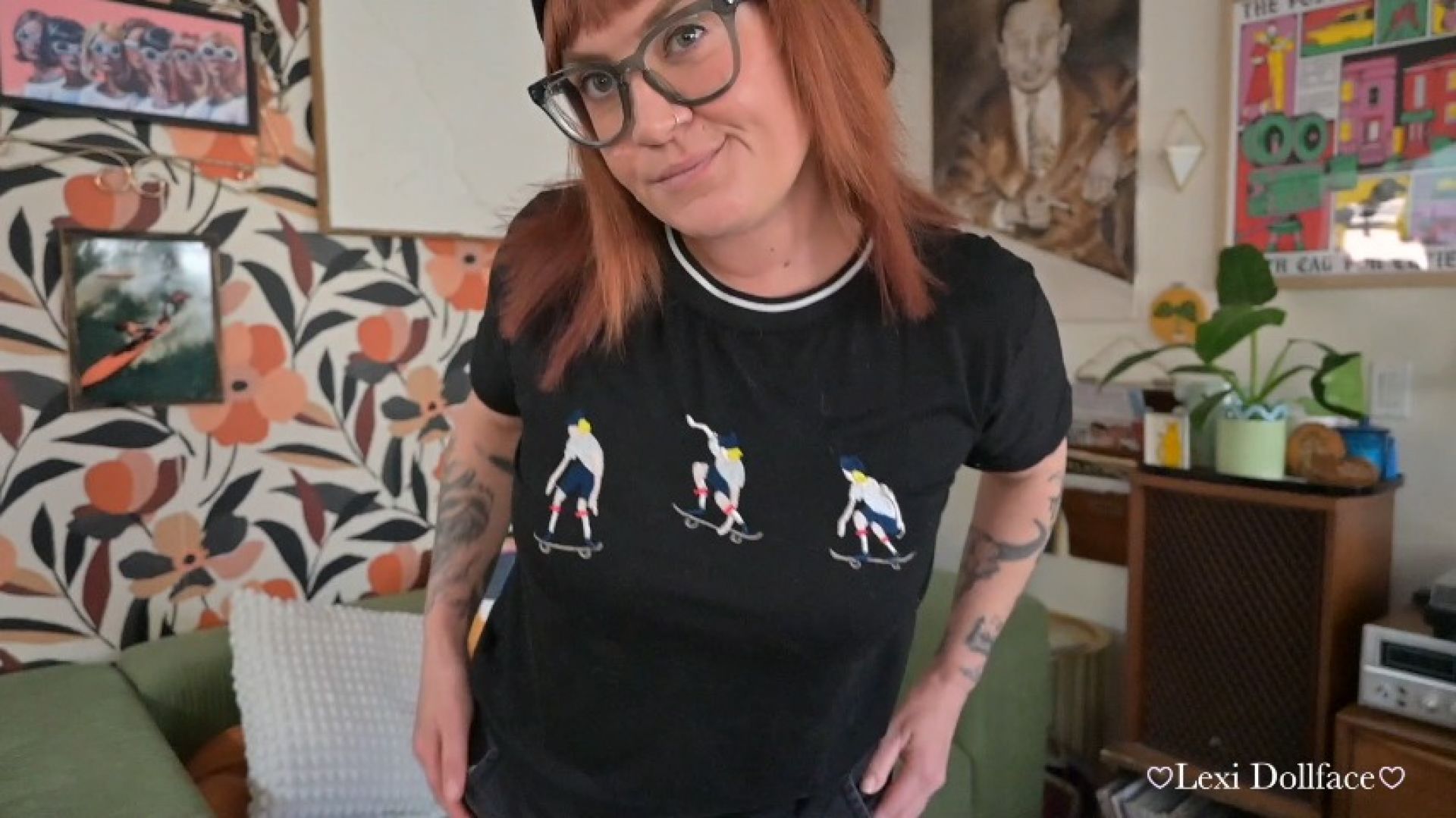 Lexi Dollface:Tomboy Striptease