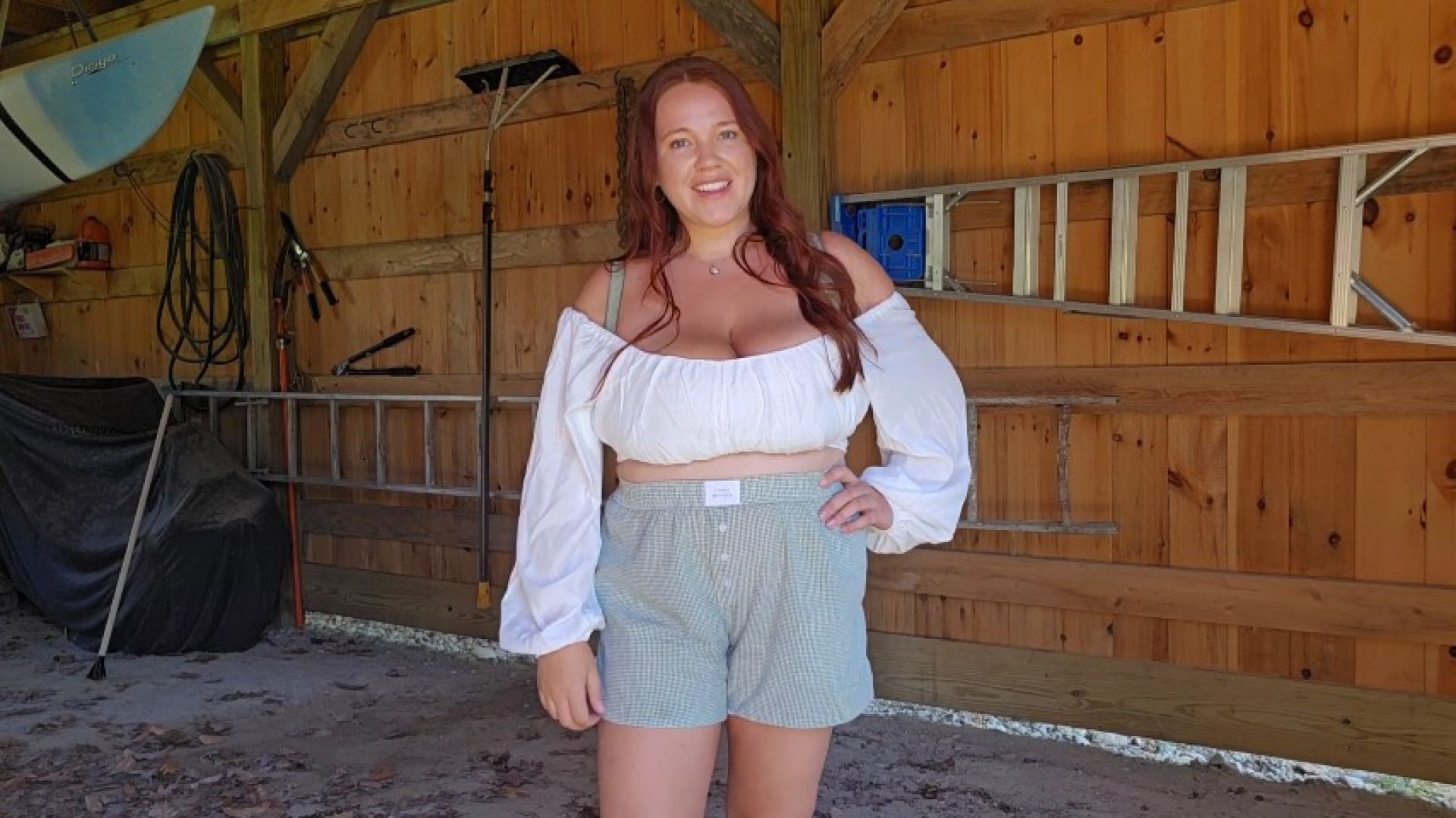 Annabelle Rogers:Helping The Sexy MILF Nextdoor With Yardwork POV