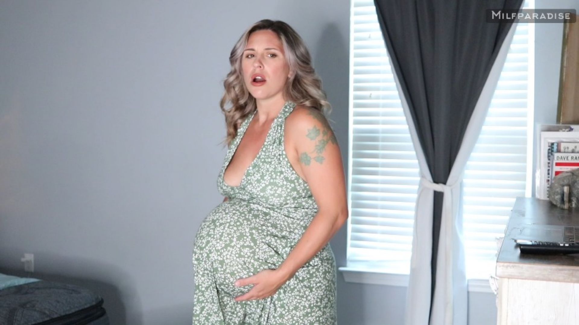 MilfParadise:Pregnant Pee Desperation
