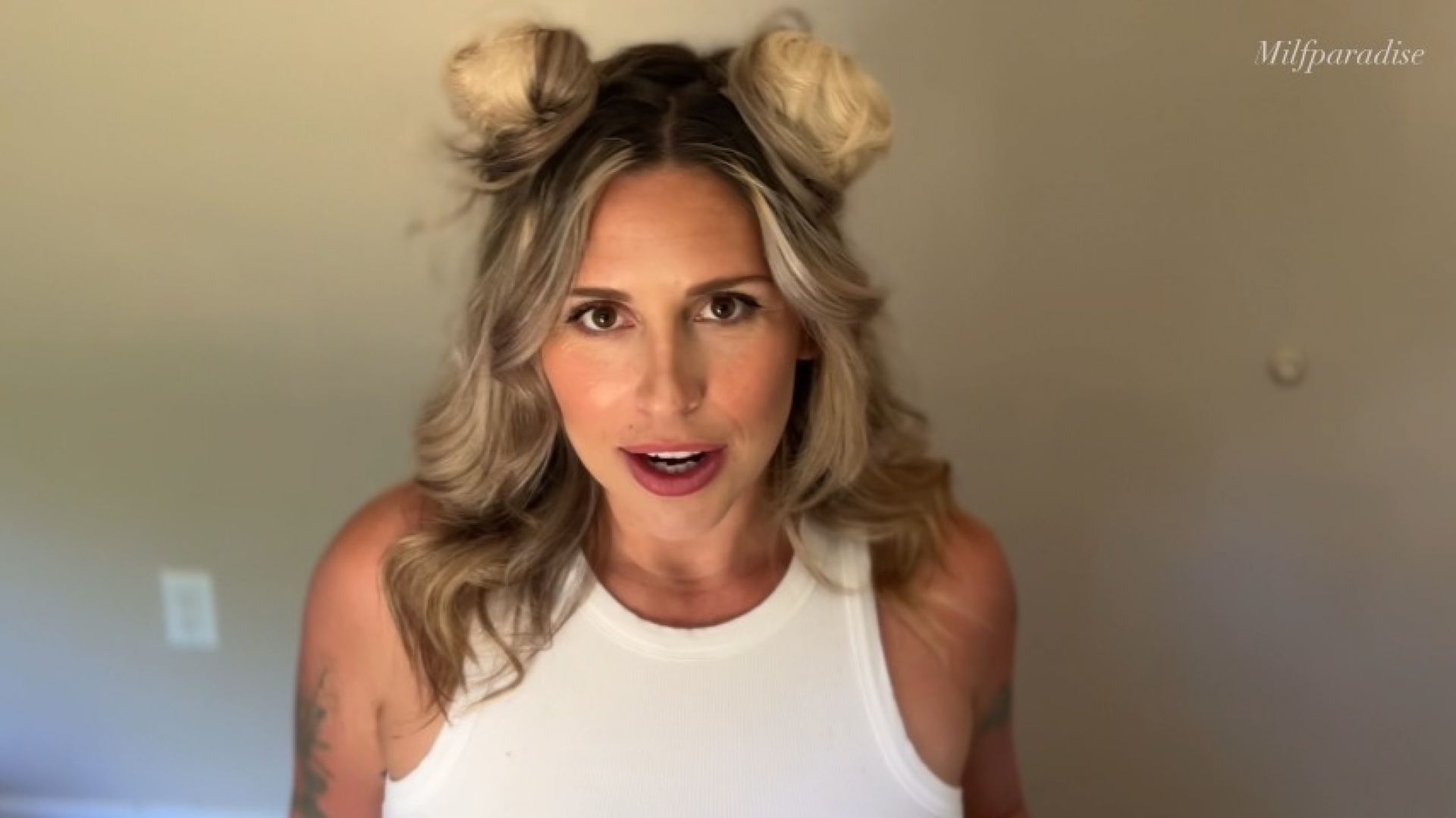 MilfParadise:Princess Leia Gives Lactation Blowjob