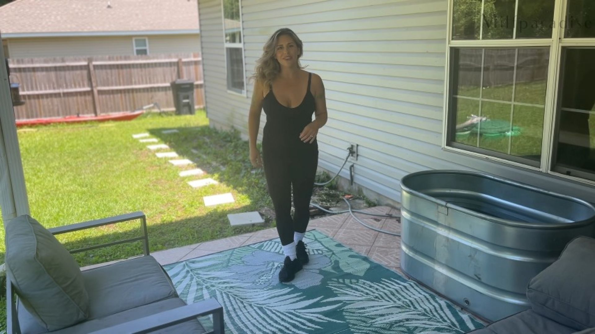 MilfParadise:Outside Fucking + Massive Facial B/G