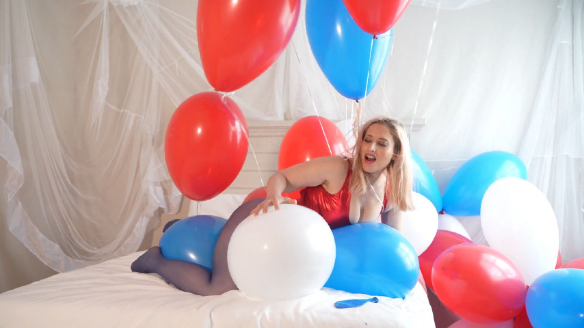 Galas Looner:Galas Mexican 15" B2p & Balloon Mass Pop with Heliums !!! hd