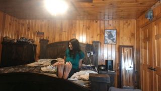 [253.30 MB] - barefoot bed jumping roleplay - sweetkiss_69