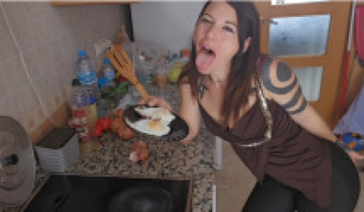 YourSweetPoison:Cooking extra delicious Eggs