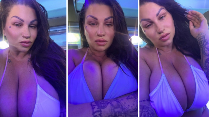 Samantha Mack:Mesmerizing Blue Bikini