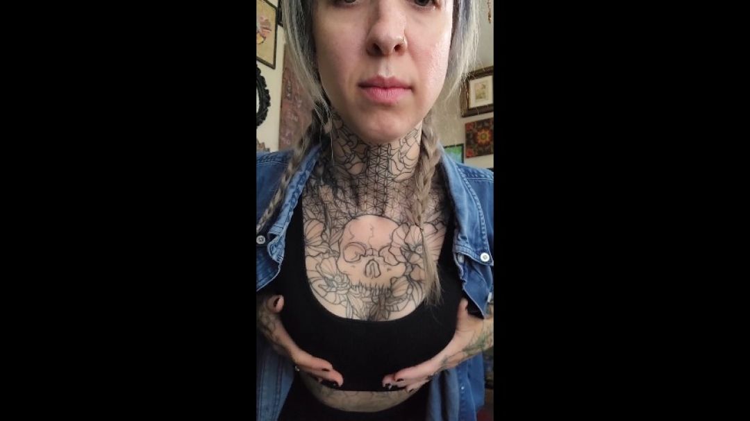 Mable_may:Finger Sucking Tease