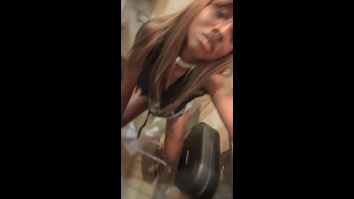 josephcassee:Another day another black girl adorably peeing