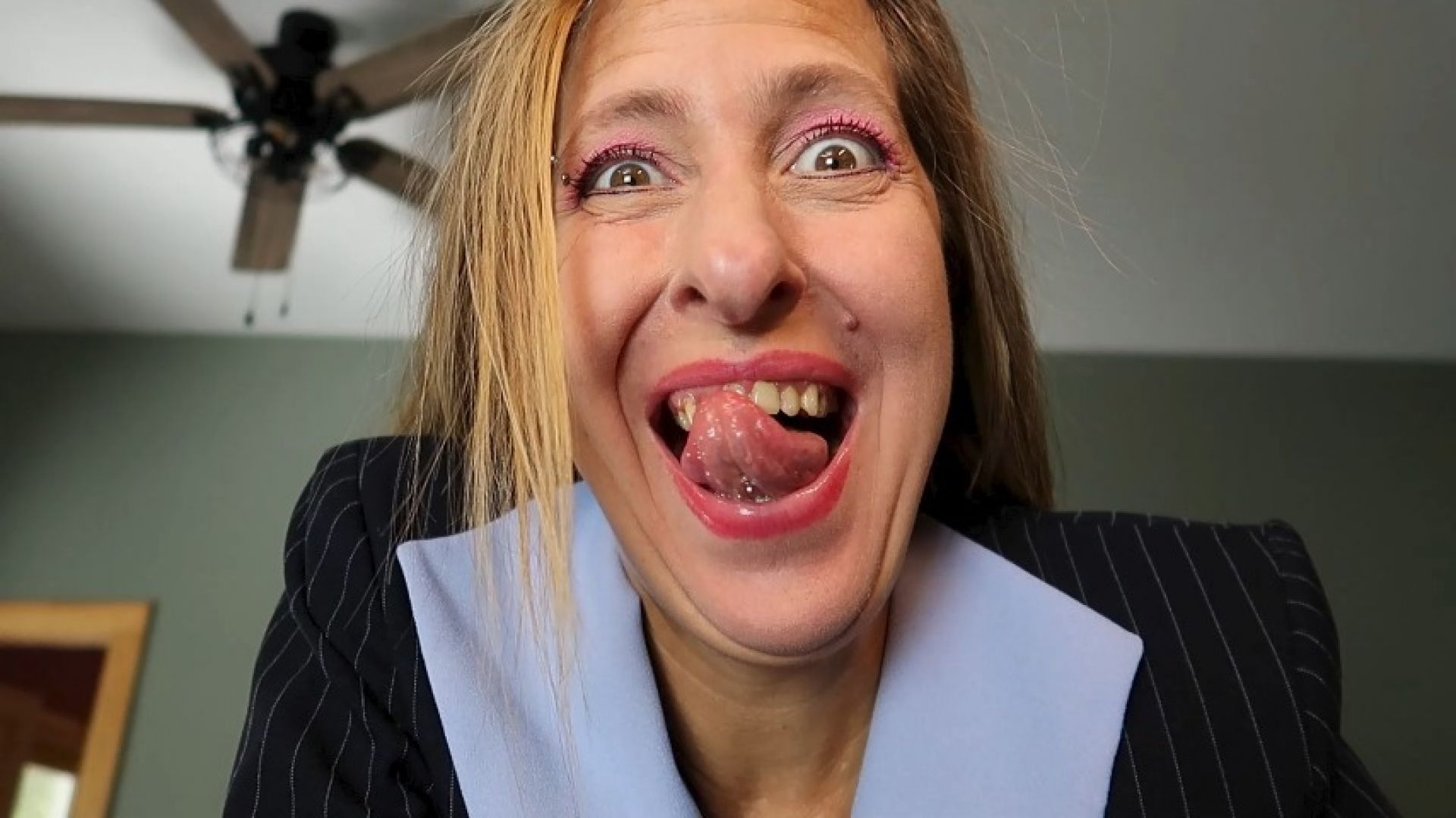 LongToeSally:Mouthy Business pov2