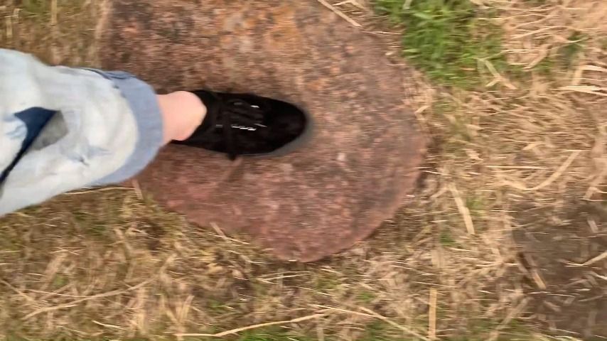 1 MIN HIKE IN BLACK SHOES Goth Gyrl