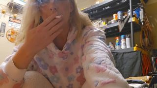 [491.75 MB] - Smoking and giving you a handjob - MizzErotique