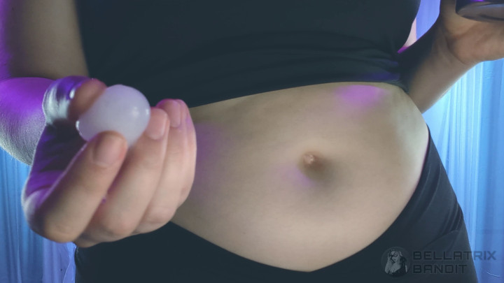 Bellatrix Bandit:Temperature play time with my belly ice cubes in bellybutton