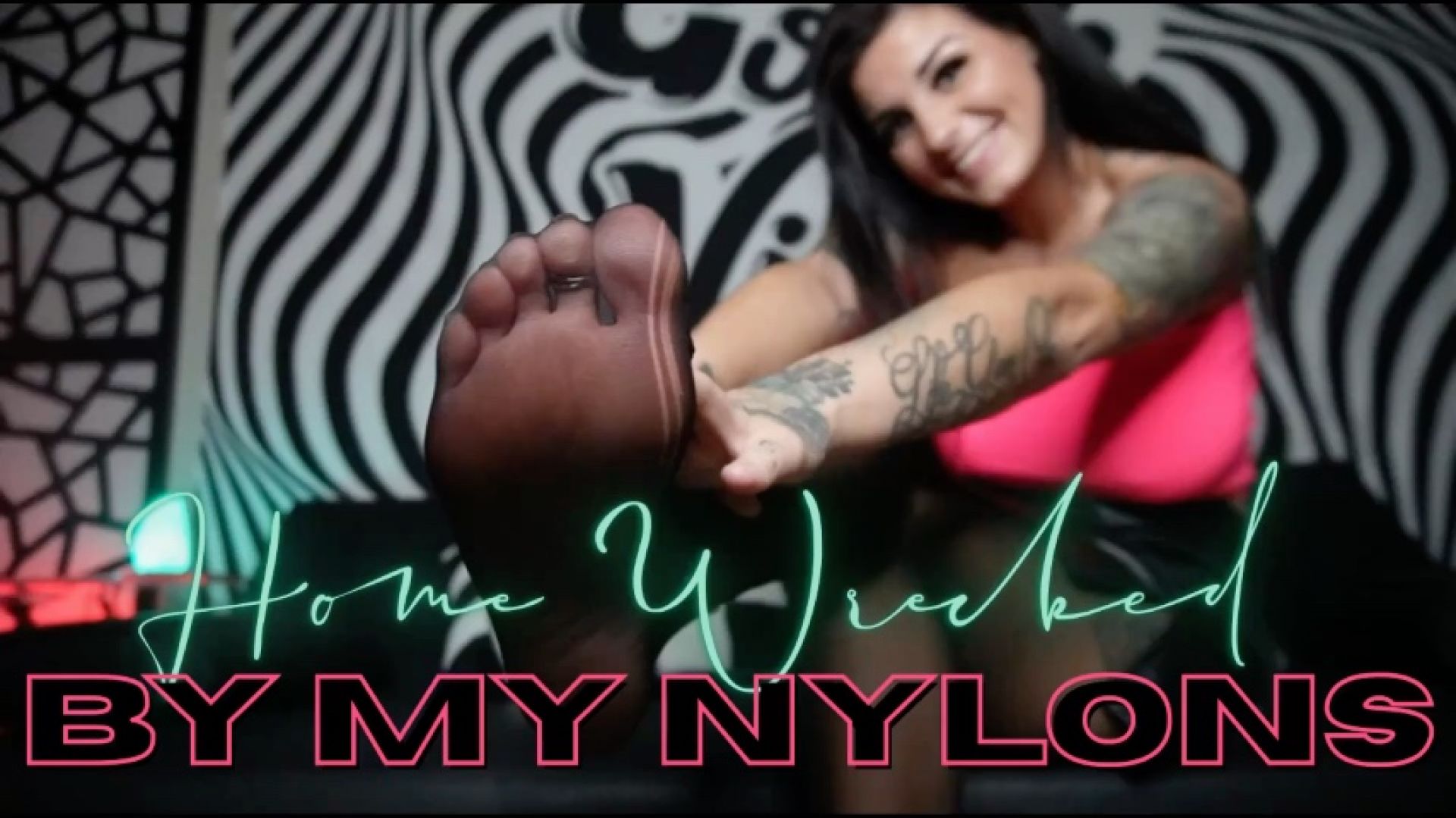 Goddess Dizzy:Homewrecked By My Nylons