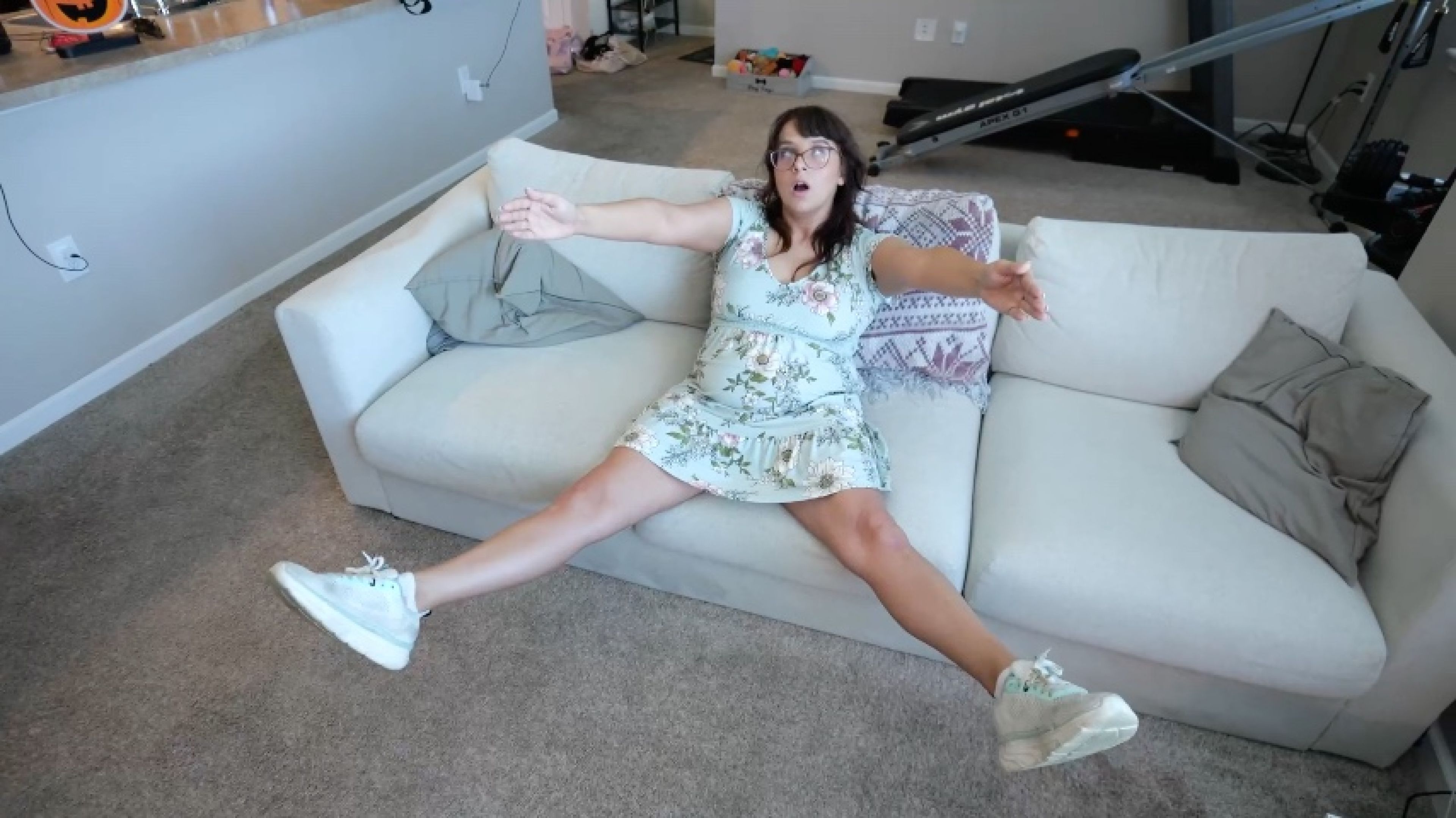 GGFetishVids:Universal Remote - Muffy HD