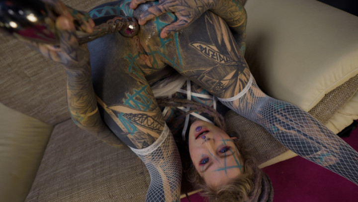 Z_filmz:Anuskatzz gets a stainless steel dildo to shove up her ass