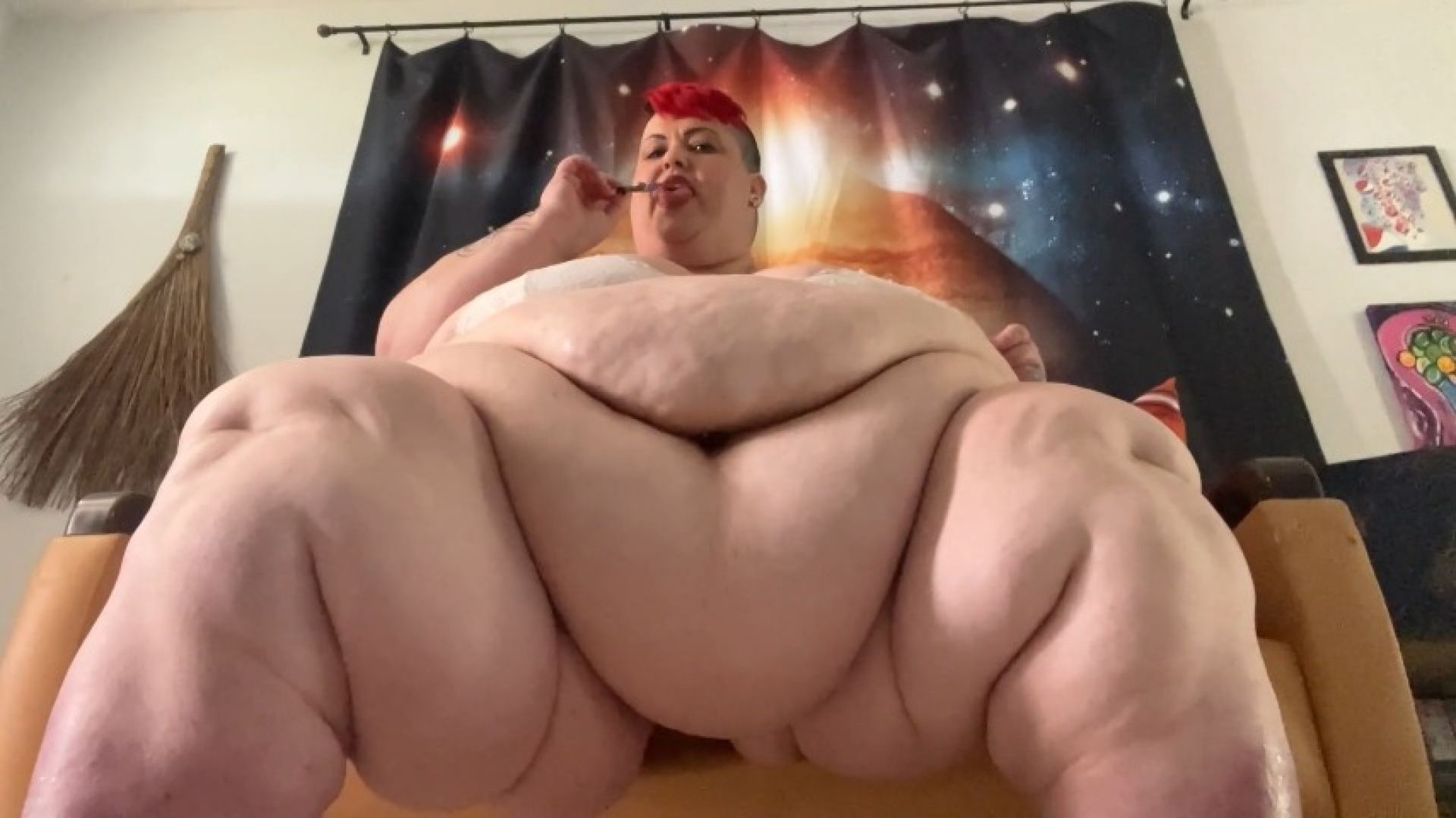 ReenayeStarr:SSBBW Vore Goddess having a Business Lunch HD