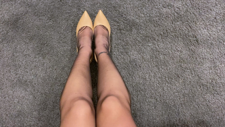 Erotic game PetraFeet