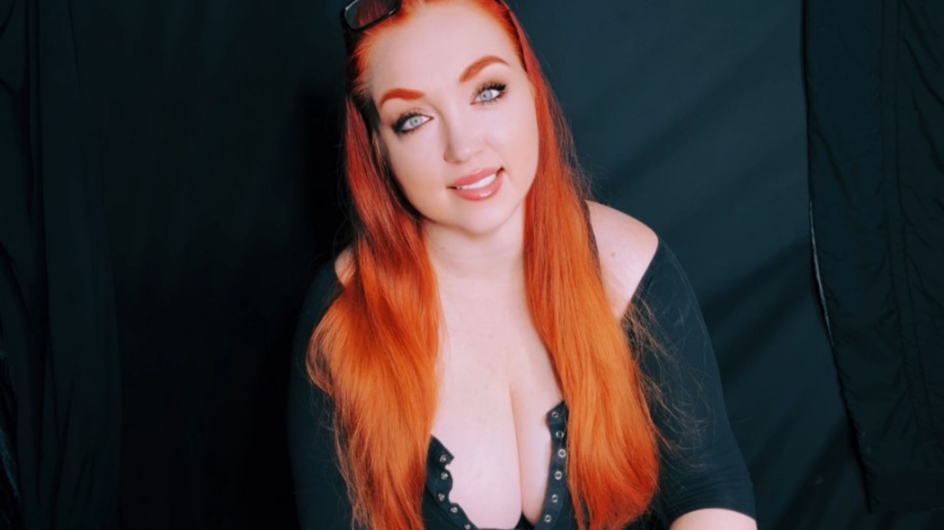 VeeSnow:Misogyny Professor Teaches Females How to Behave