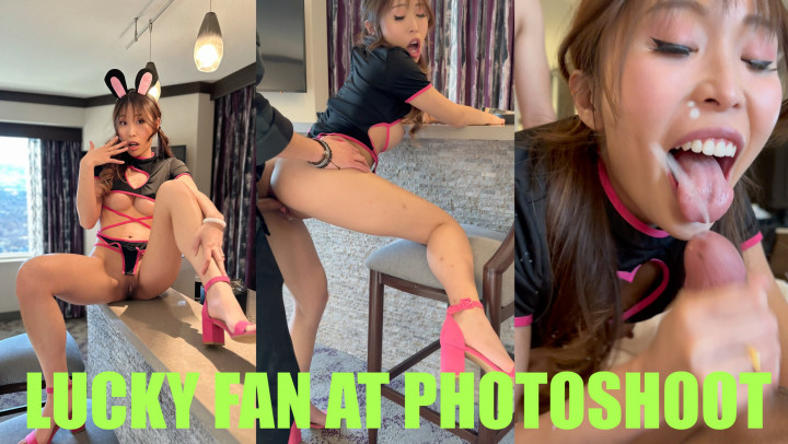 leaked Fan Gets Lucky with Model On Photoshoot thumbnail