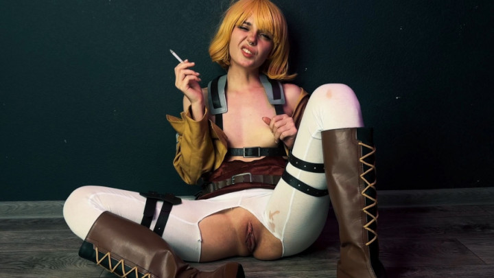 Lil cosplay slut:Attack On Titan Cosplay - Historia Reiss - Smoke and Tease