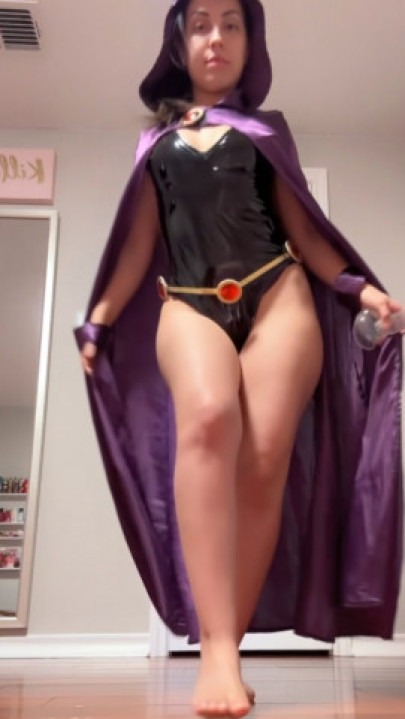 asheleyspam:Backwards riding pov raven cosplay