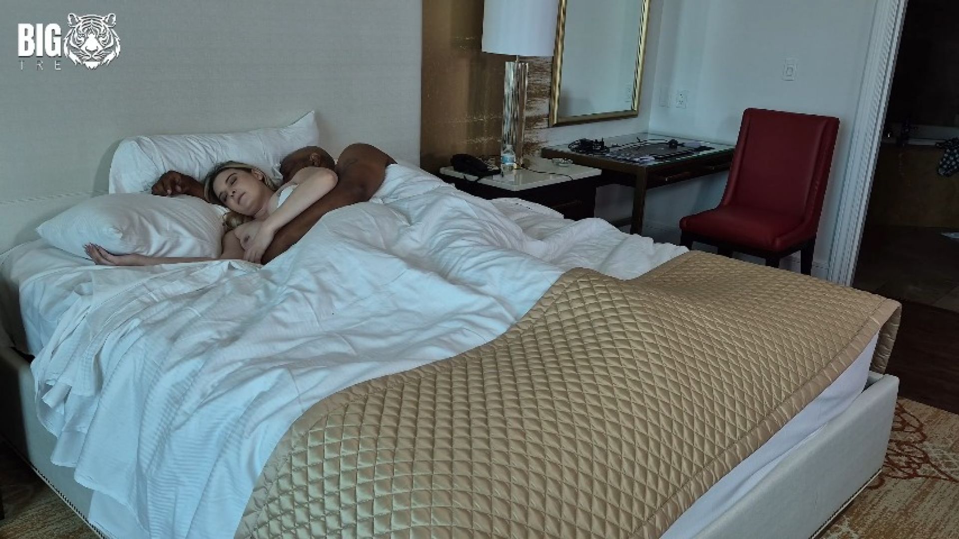 TheRealBigTre:Ivy Mayhem won't Let Me Nap In