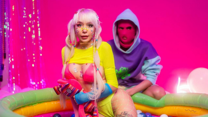 Candy Girl Sucks Lollipop