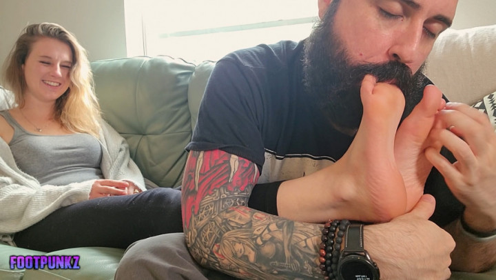 footpunkz:Worshipping my Girlfriend's Best Friend's FeetFULL version