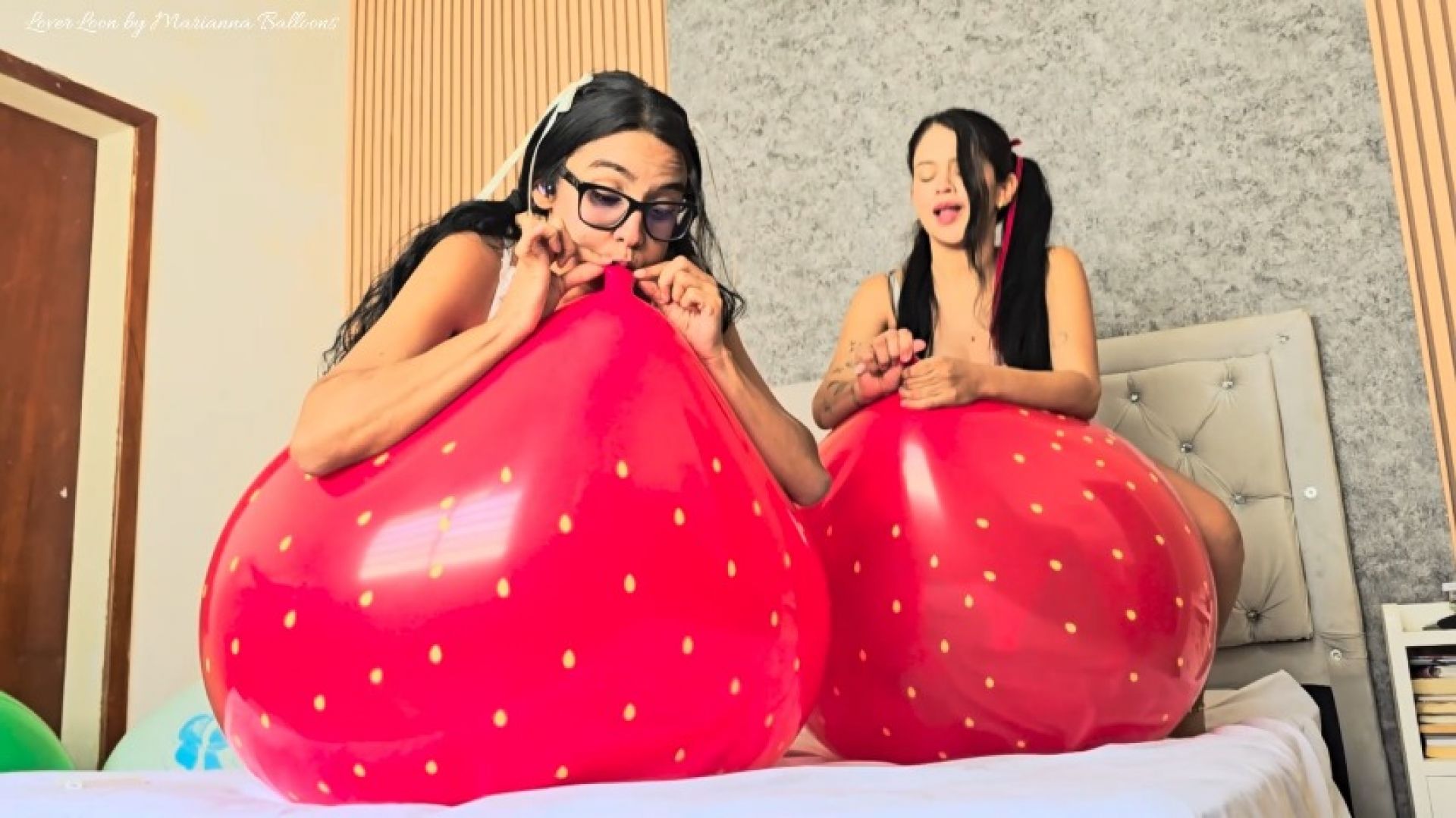 Marianna_Balloons:Big Balloons for Petite Dolls