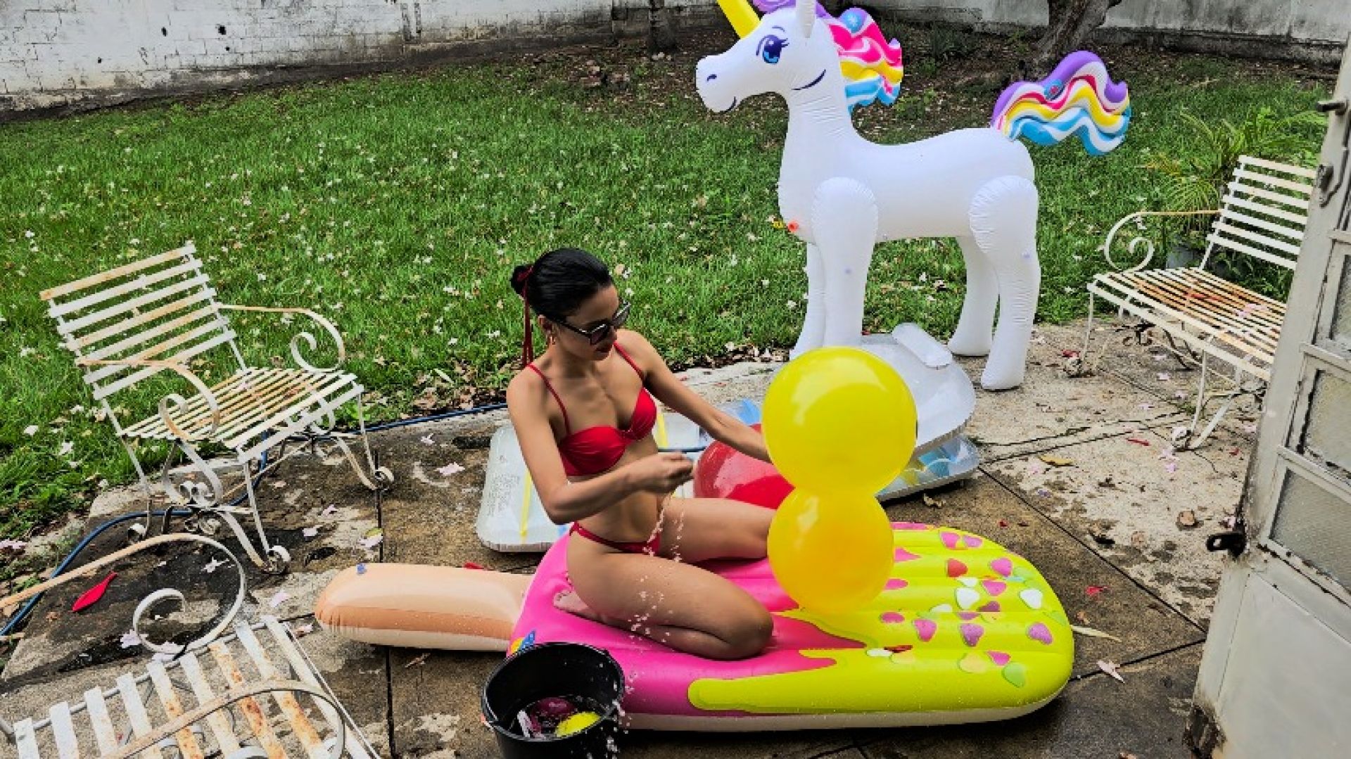 Marianna_Balloons:WET SESSION - NAILS TO POPPING AND BLOWING OUT