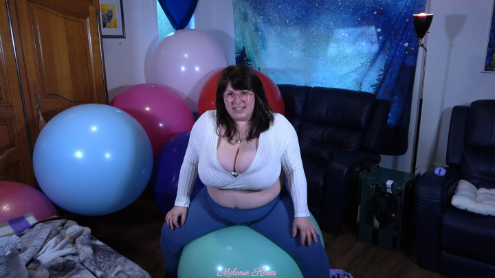 leaked Busty BBW Plays with and Pops 7 36" Latex Balloons HD video thumbnail