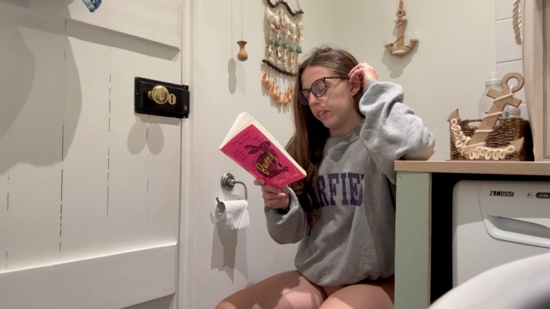 chchcherry:Toilet &amp;amp; Reading
