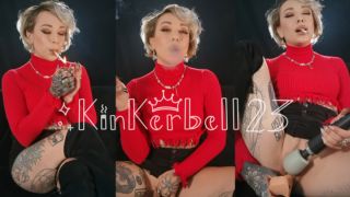 [1.46 GB] - Chain-smoking & squirting in Red jumper - Kinkerbell2307