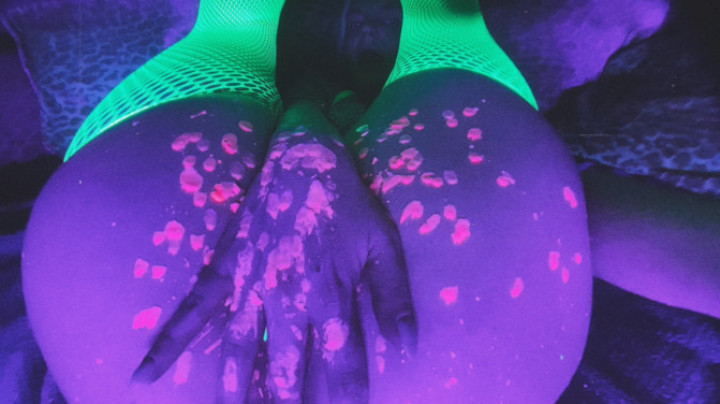 Soledusoleil Turning Myself Into A Glow Stick Manyvids