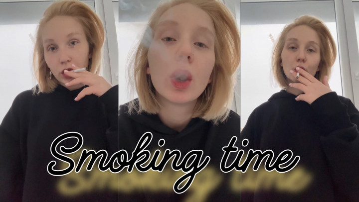 Seegirl:Smoking time