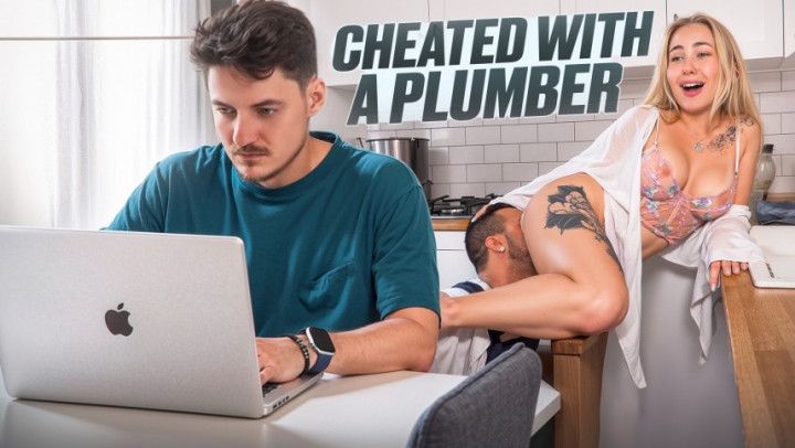 Bella Mur:Husband is out? Time to fuck the first stranger