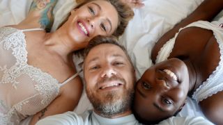 [3.02 GB] - Zaawaadi and Owiaks interracial threesom - Owiaks