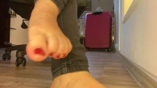[670.98 MB] - shrink you to worship my toes - Marta Chuchena