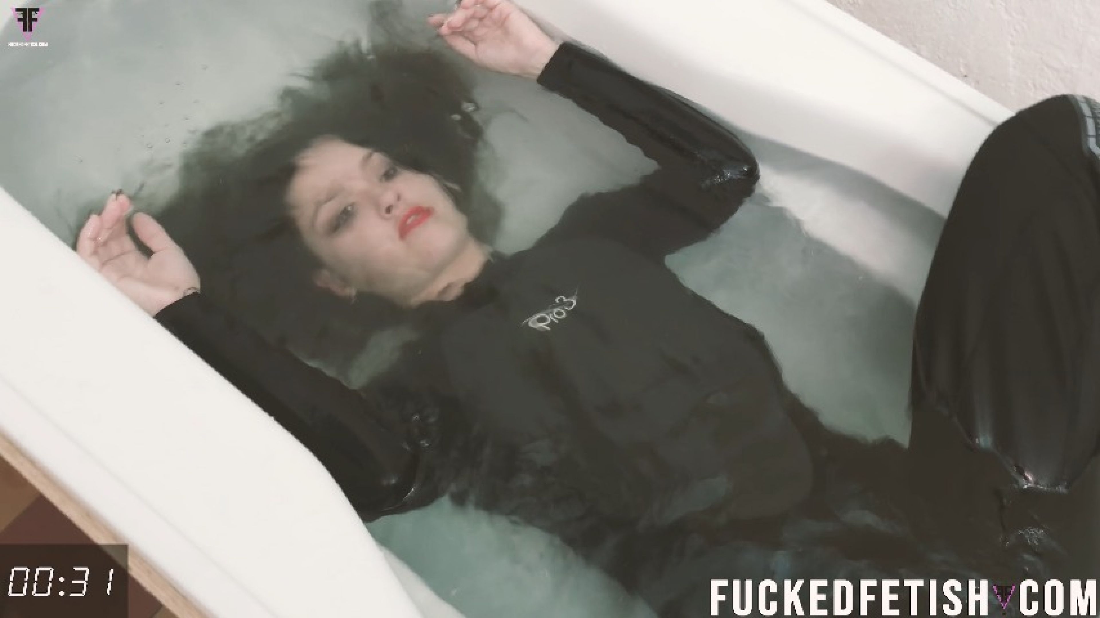 FuckedFetish:4k Come back Yessica Bunny underwater apnea romance neoprene