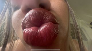[247.24 MB] - STANDARD VER Kiss from giantess big lips - Colombianbigass