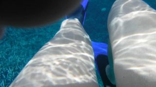 POV: Möppies floating underwater Lynli68