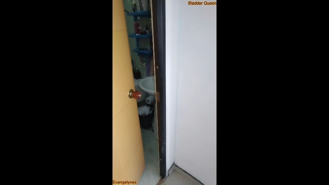 Evangelynex - my perverted neighbor likes pee - ManyVids