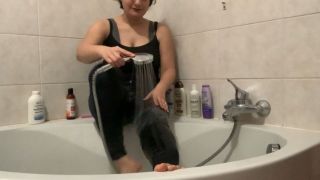 [571.35 MB] - diesel jeans shower - custom video - MissCuteFeet_Italy