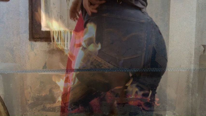 my ass makes you hot MissCuteFeet_Italy