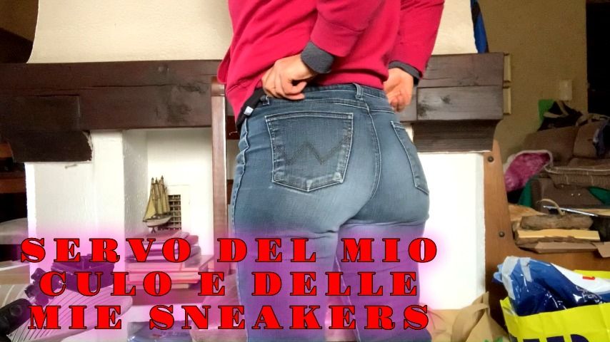 servant of my ass and my sneakers you ar MissCuteFeet_Italy