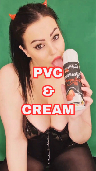 LACEYLOOXXXXX:Busty MILF PVC Sploshing: Horny Devil Cream Dildo Play