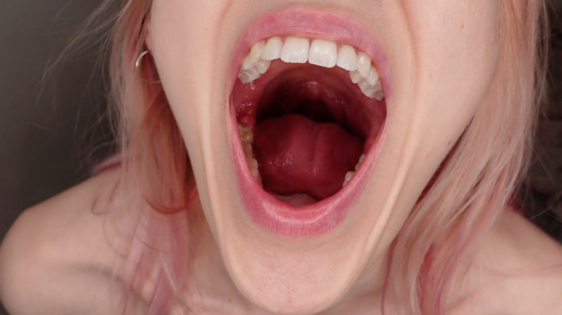 Sofie Skye - yawn fetish: big mouth yawning - ManyVids