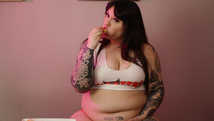 Hooters Girl Havoc RosieMarieFeedee