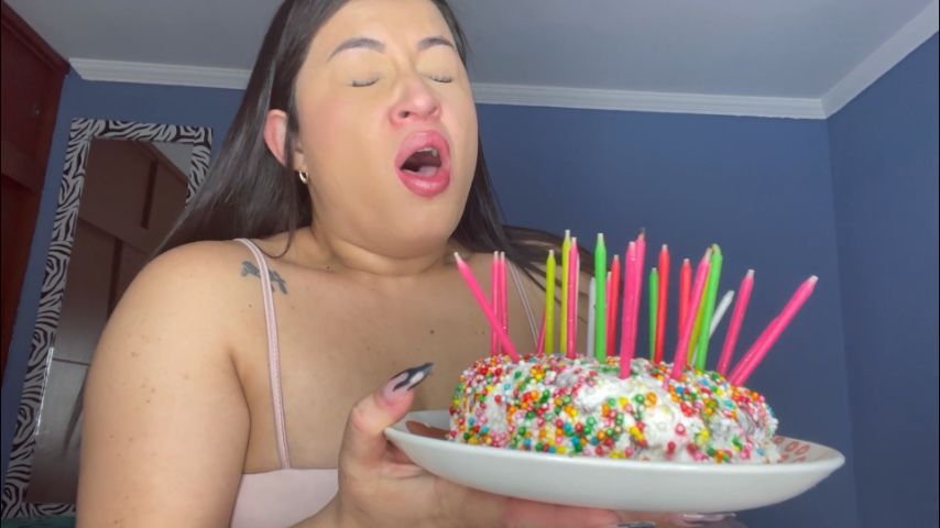 leaked Sneezing the cake thumbnail