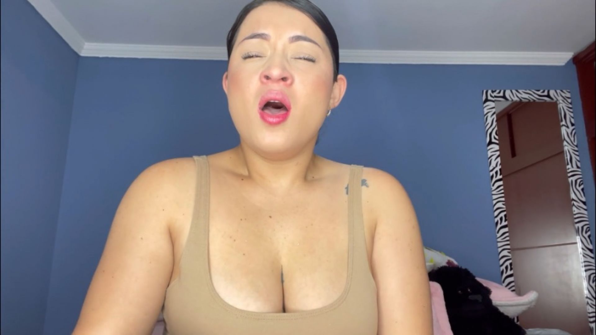 leaked Stifle sneezes thumbnail